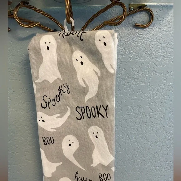 TJ‎ Max Goblin and Ghoul Kitchen Towells - Picture 5 of 5